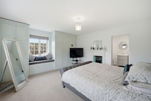 Principal bedroom- click for photo gallery